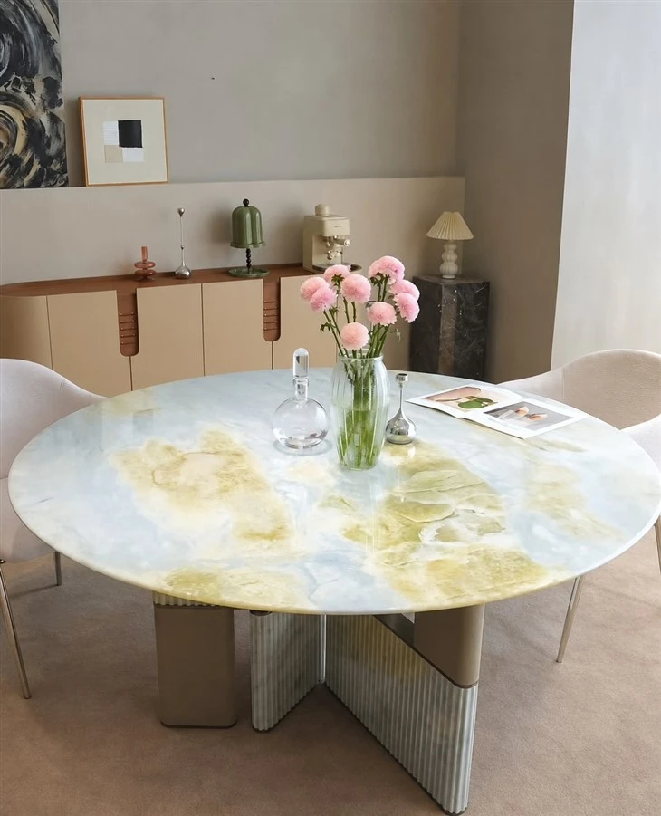 06_round-green-marble-dining-table-interior